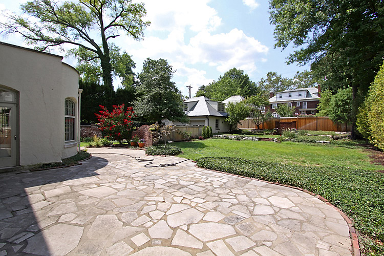 dp-patio2_0817.jpg